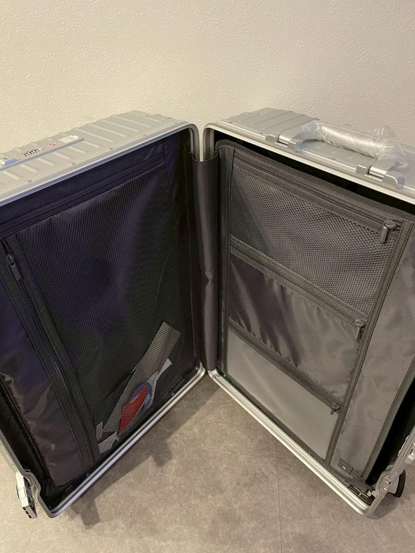 リベティ多機能キャリーケース【マットシルバーМサイズ】30