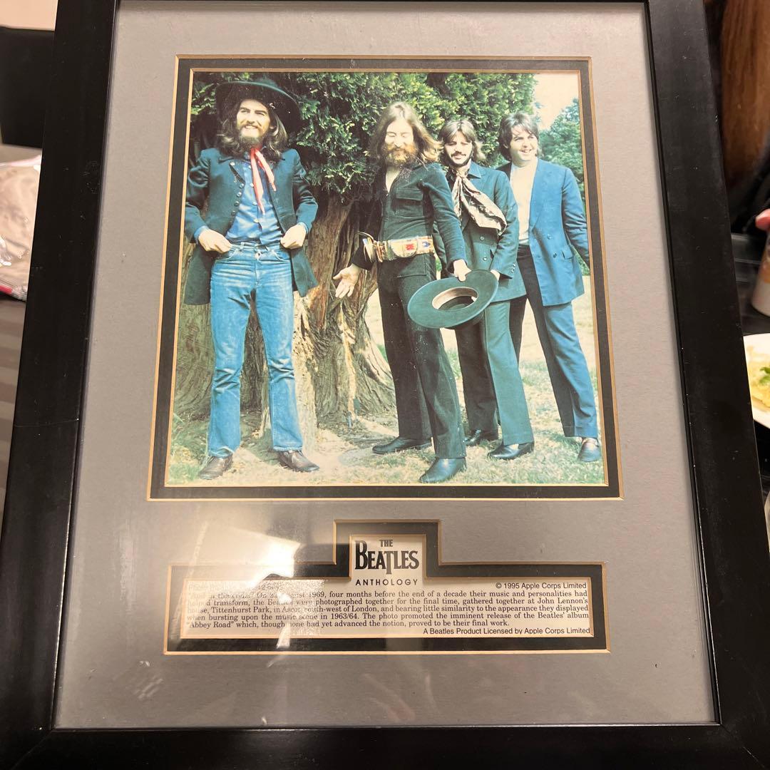 ビートルズ　額縁のポスター