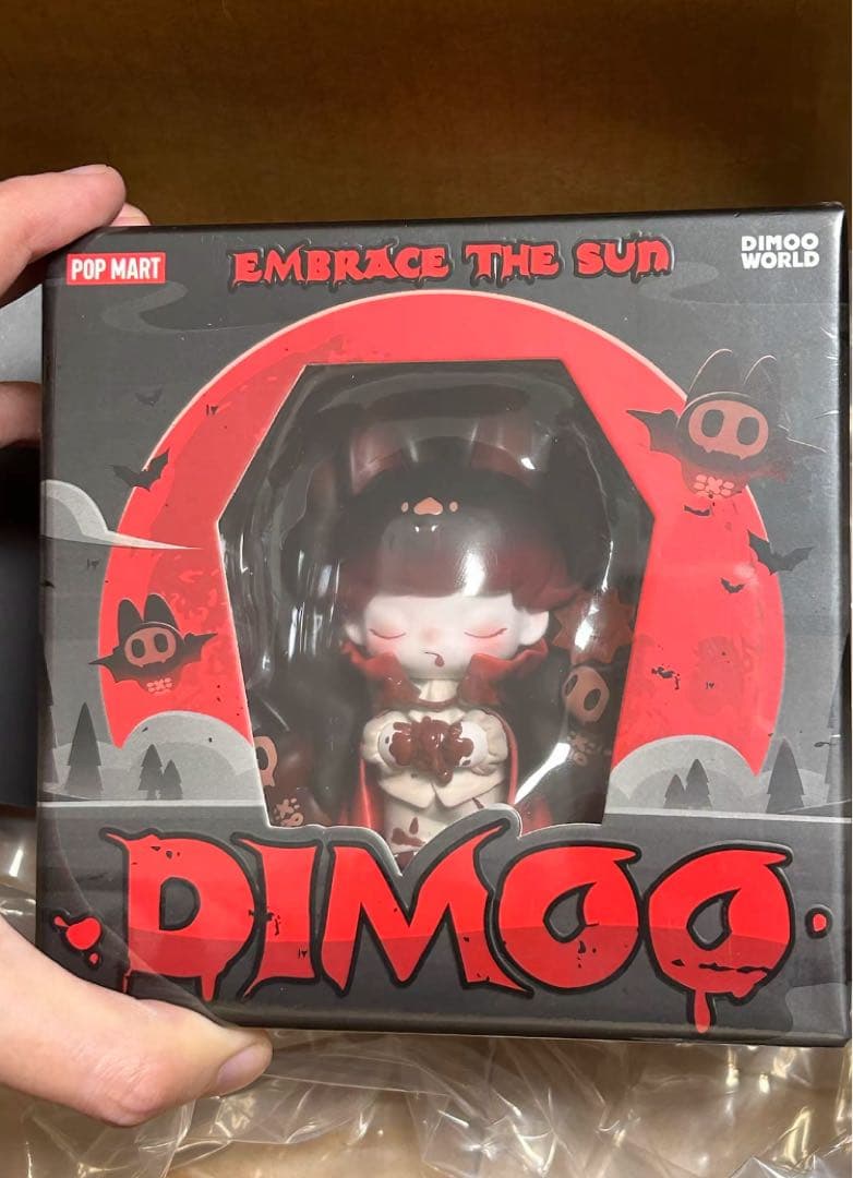 ぬいぐるみ DIMOO EMBRACE THE SUN FIGURE