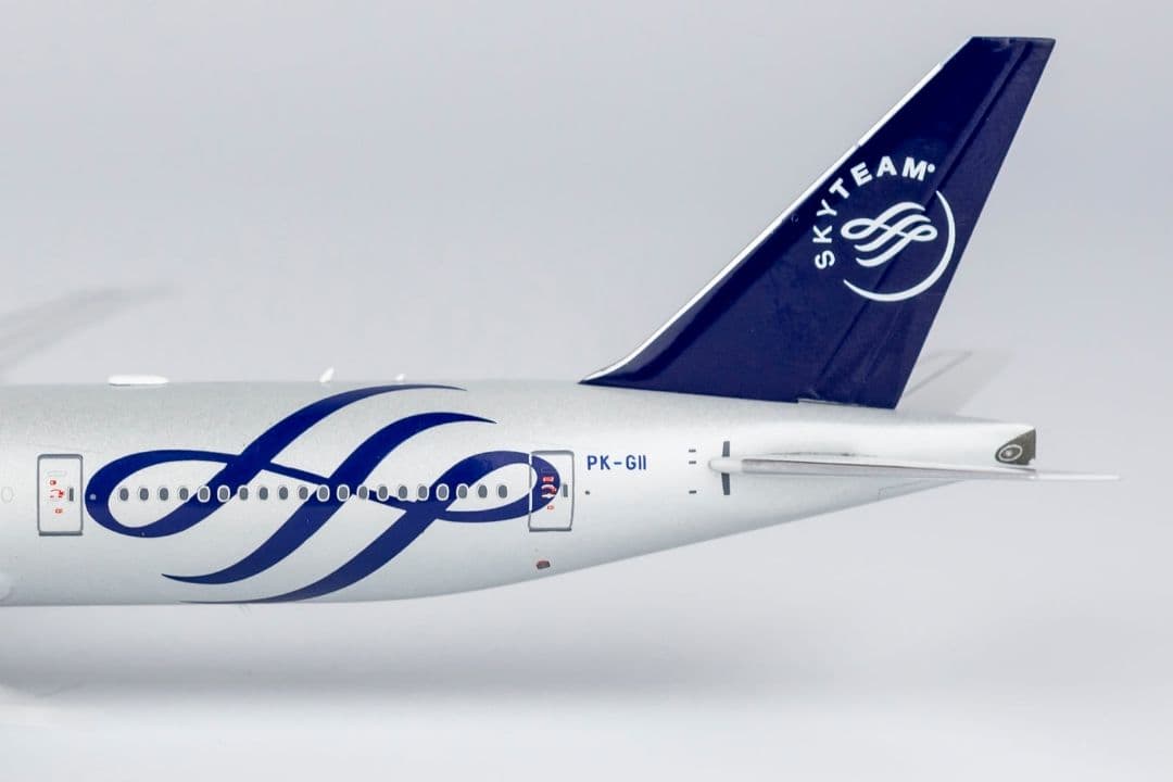 ガルーダインドネシア航空 777-300ER PK-GII 1/400