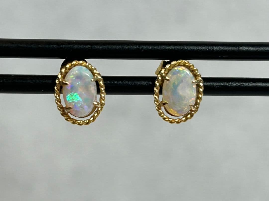 K18　ピアス　金装飾枠　天然オパール　　 レアデザイン　年代物