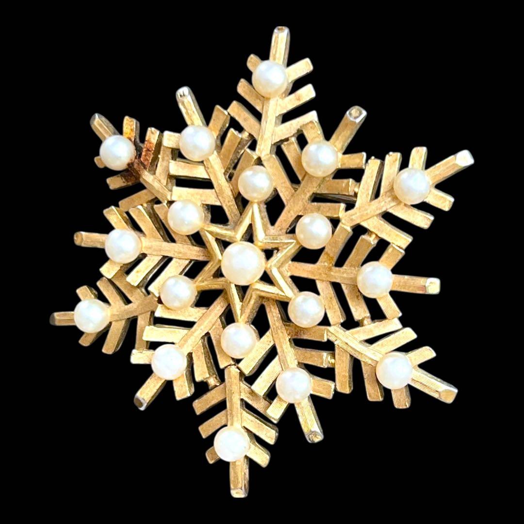 CROWN TRIFARI☆トリファリウム&ベビーパール☆雪の結晶のブローチ