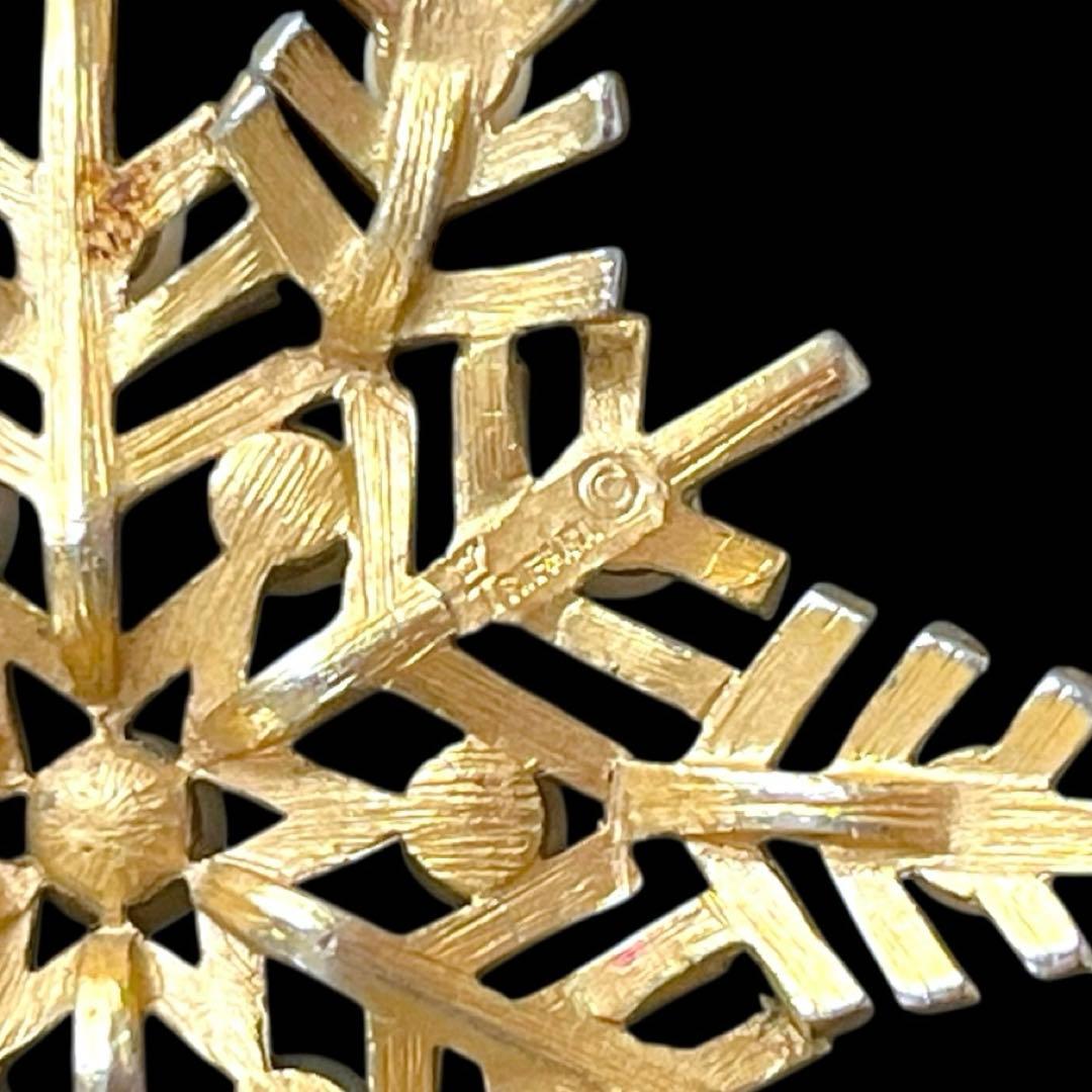 CROWN TRIFARI☆トリファリウム&ベビーパール☆雪の結晶のブローチ