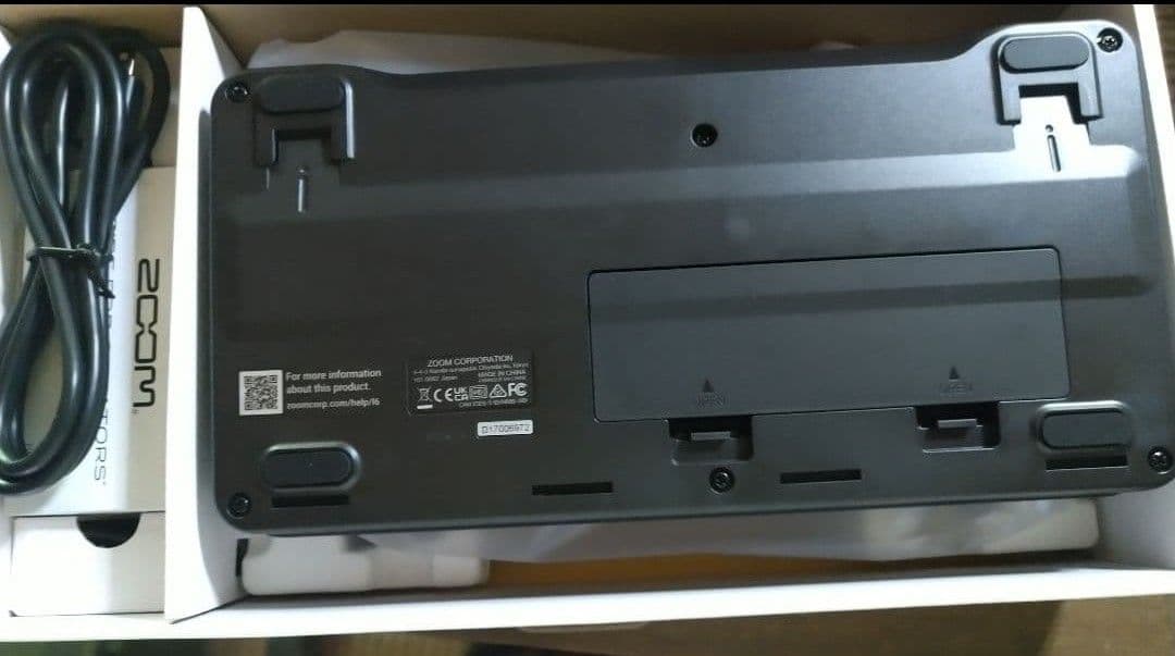 ZOOM ズーム LiveTrak L6 ミキサー レコーダー　新品