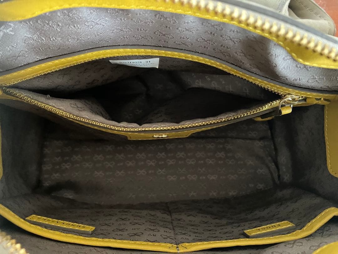 上品なアニヤハインドマーチ ショルダーバッグ グレージュ カーカバレル‼️