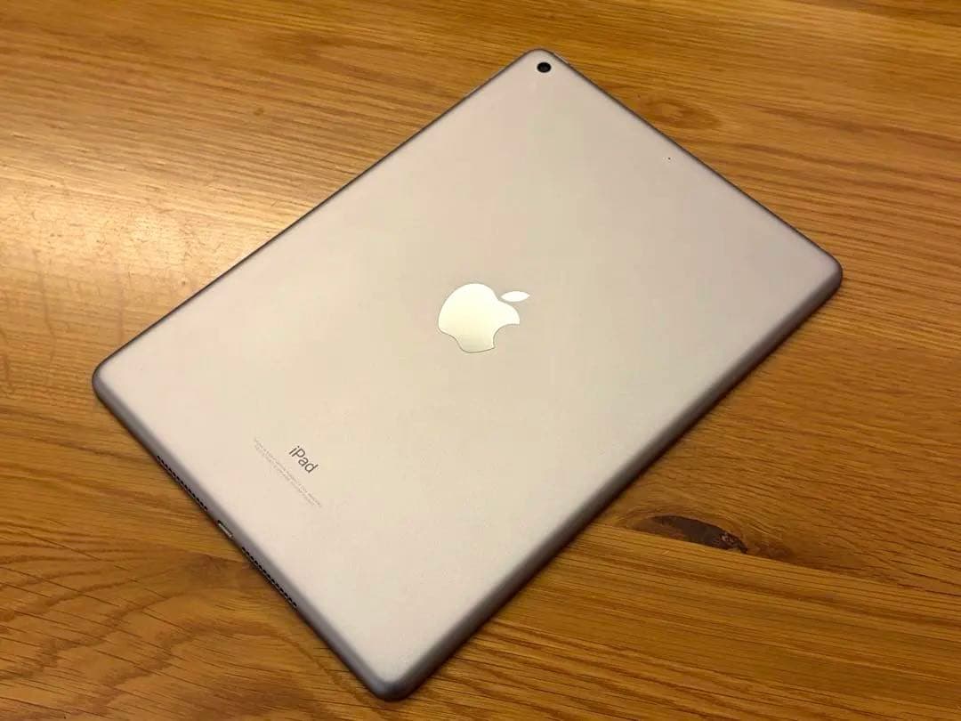 【美品】iPad (第5世代) Wi-Fiモデル128GB スペースグレイ 本体