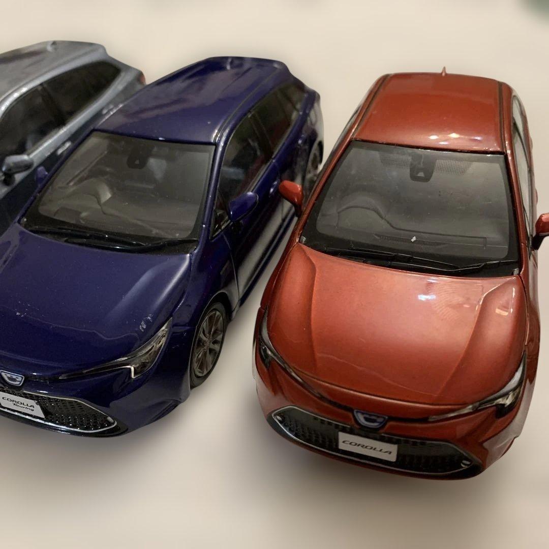 トヨタカローラツーリング、カローラ　カラーサンプル用ミニカー　1/30非売品