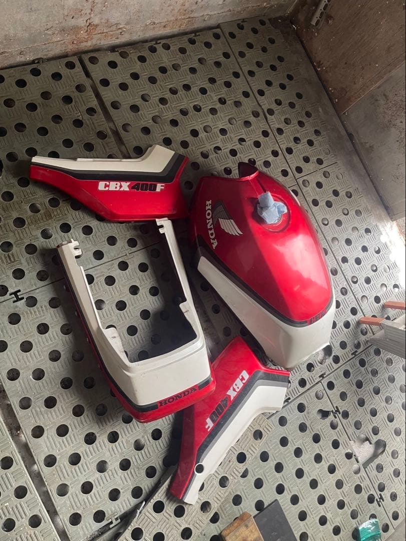 HONDA CBX400FF 2型赤白純正タンクサイドカバーテール