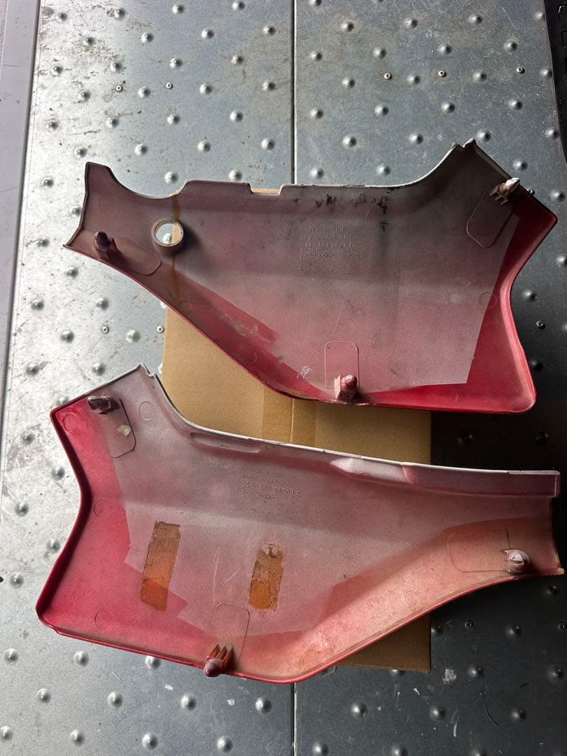 HONDA CBX400FF 2型赤白純正タンクサイドカバーテール