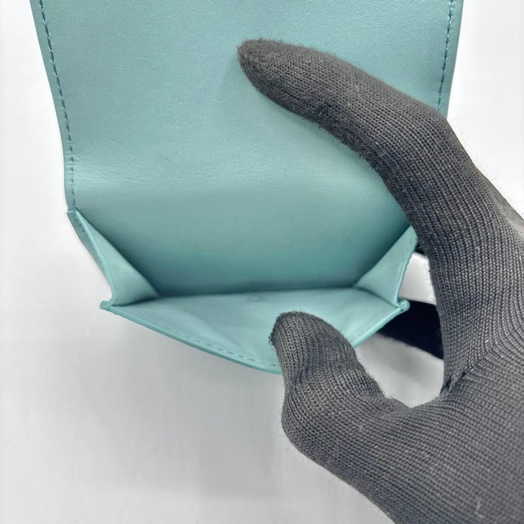 新品同様 完売色 希少 ロエベ 三つ折り財布 アナグラム ブルー コンパクト