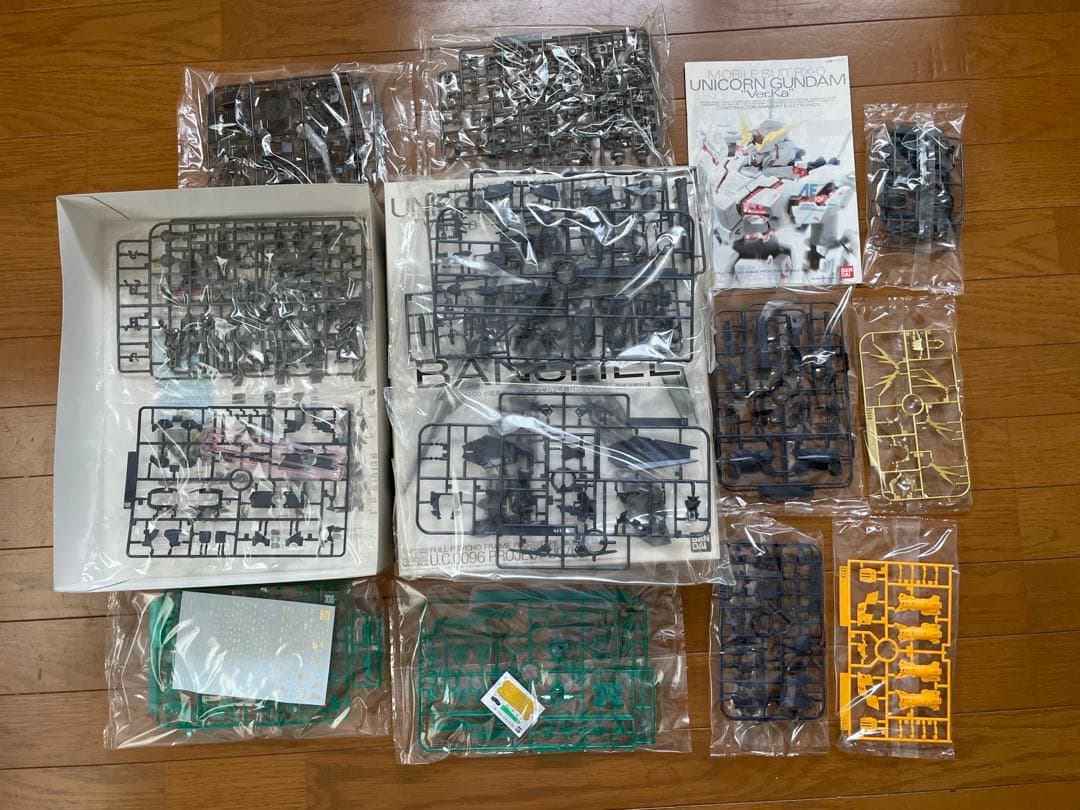 プレミアムバンダイ限定　MG 小説版ユニコーンガンダム2号機バンシィVer.ka