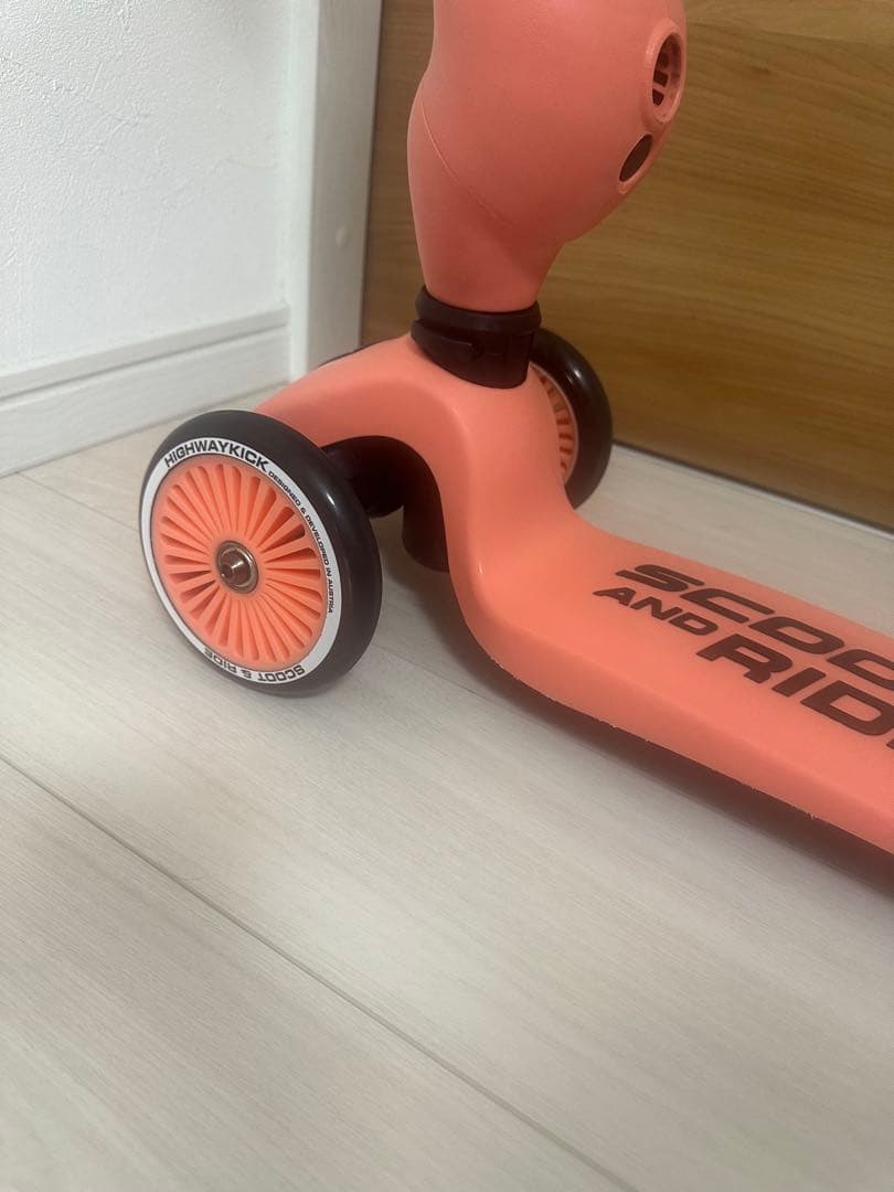 美品　Scoot and Ride キックスクーター ヘルメット付き