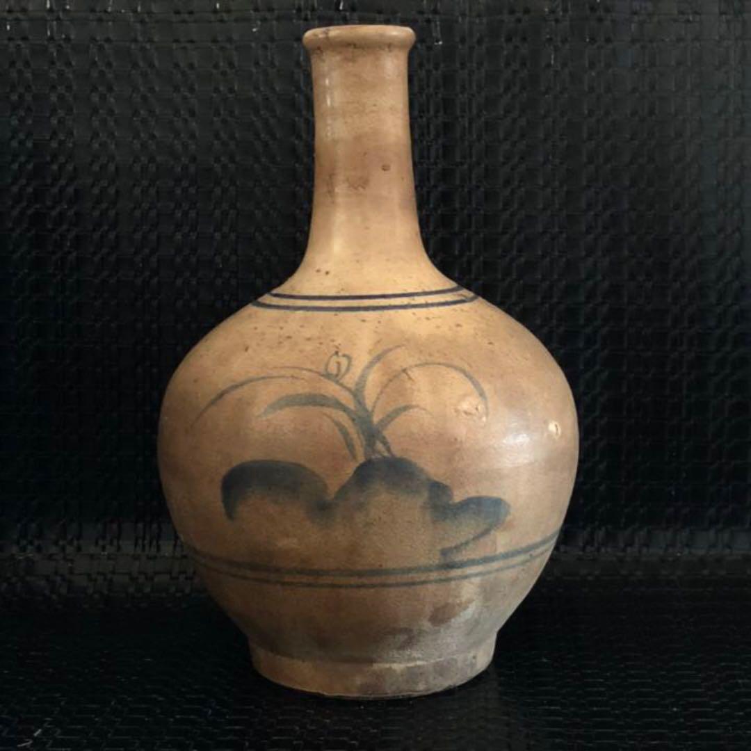 古美術品◼️蔵からかなり古そうな雰囲気の良い大きな古伊万里焼の壺、壷が出てきました