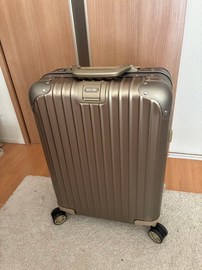 リモワ　キャビンS ゴールド　スーツケース　美品