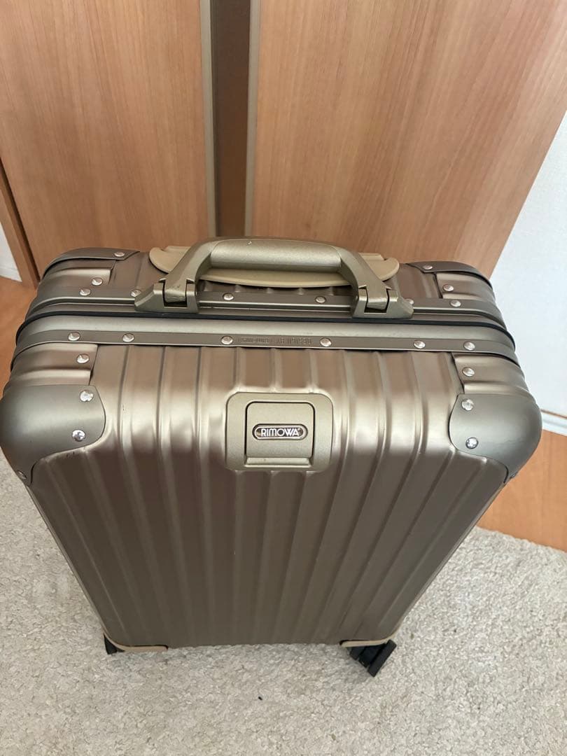 リモワ　キャビンS ゴールド　スーツケース　美品