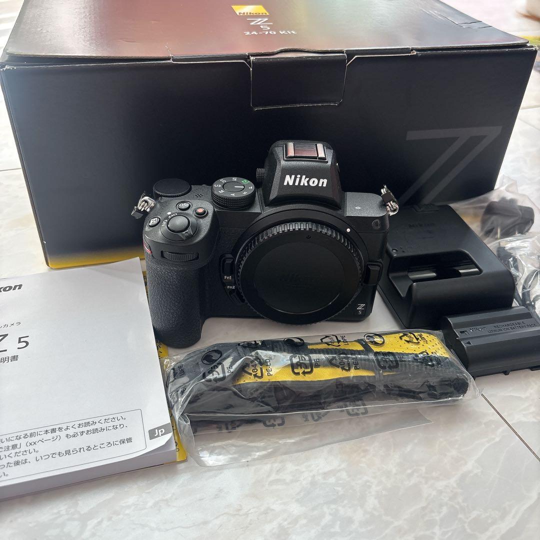 【極美品】ショット4759 Nikon Z 5 ミラーレス一眼 本体
