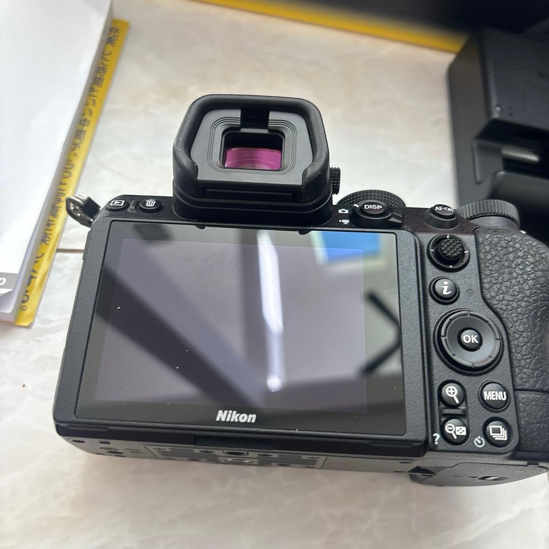 【極美品】ショット4759 Nikon Z 5 ミラーレス一眼 本体