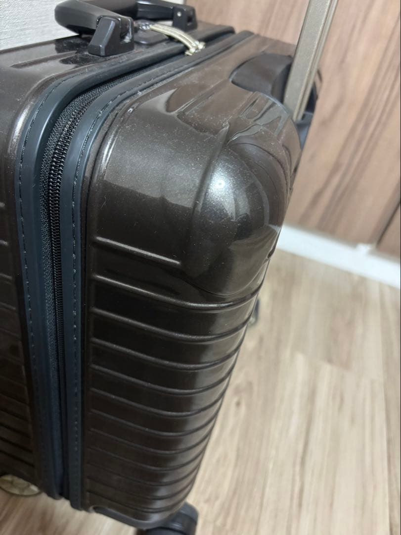 RIMOWA サルサデラックス　25ℓ 希少　ロゴマーク付き＾＾　4輪
