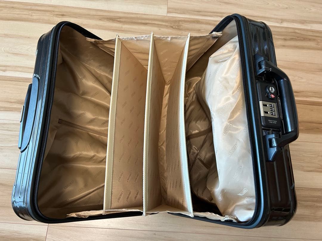 RIMOWA サルサデラックス　25ℓ 希少　ロゴマーク付き＾＾　4輪