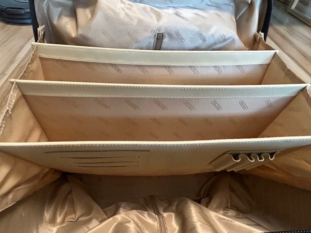 RIMOWA サルサデラックス　25ℓ 希少　ロゴマーク付き＾＾　4輪