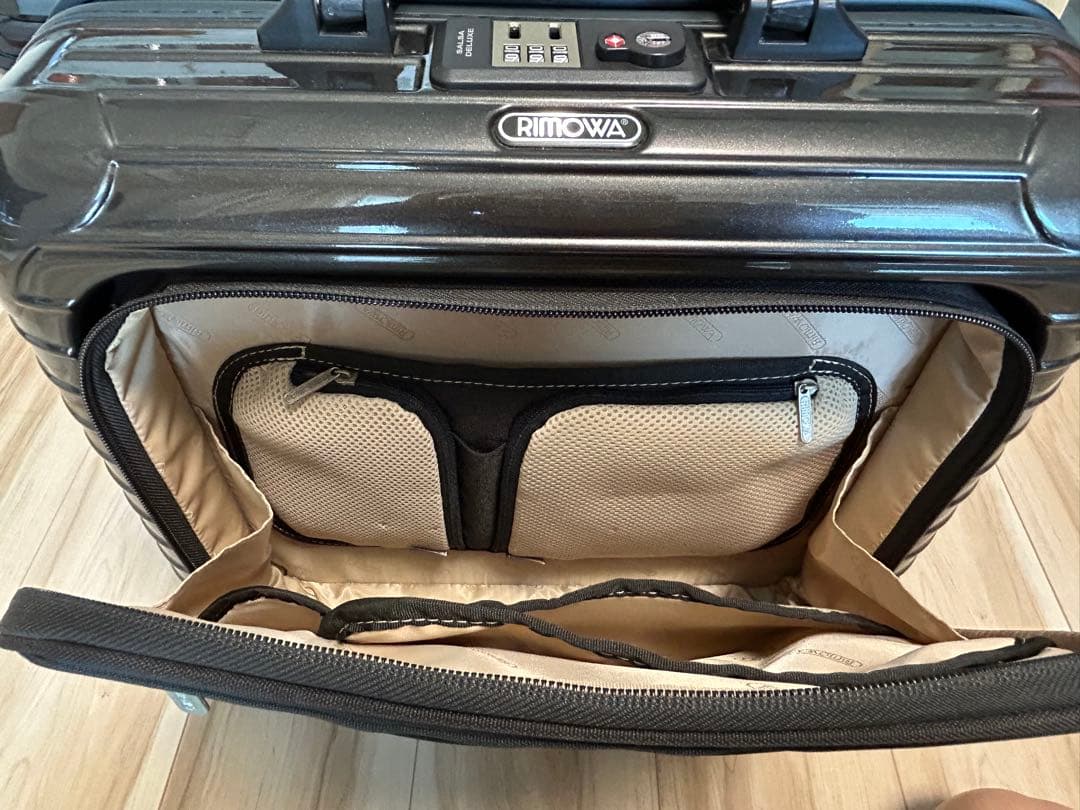 RIMOWA サルサデラックス　25ℓ 希少　ロゴマーク付き＾＾　4輪