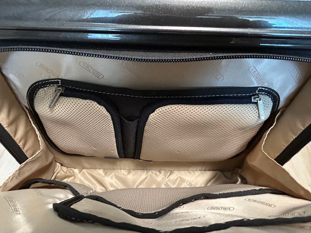 RIMOWA サルサデラックス　25ℓ 希少　ロゴマーク付き＾＾　4輪