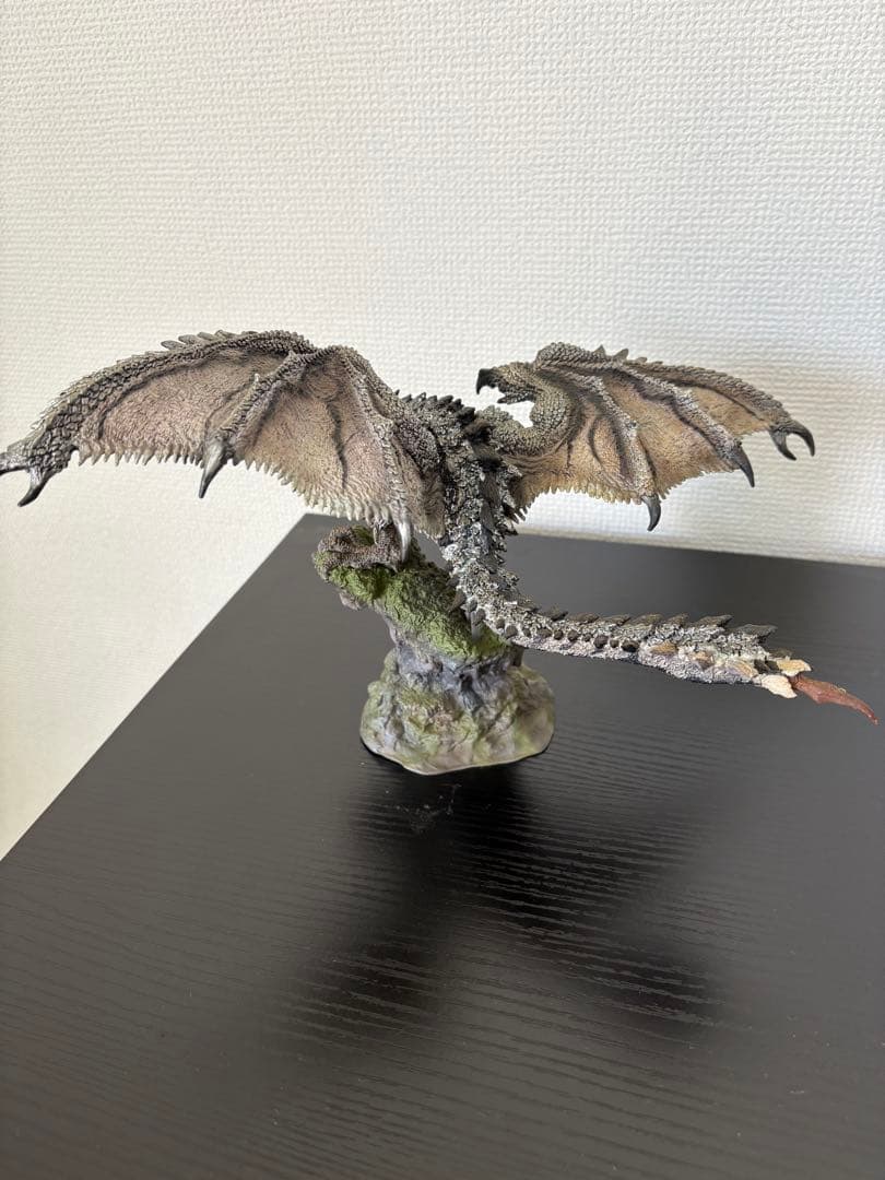リオレウス希少種　CFBクリエイターズモデル モンスターハンター