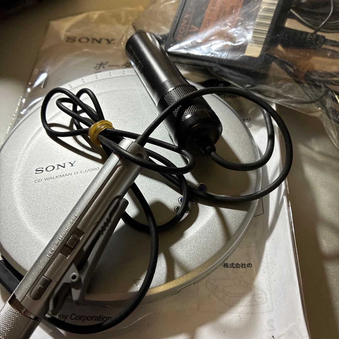 ポータブルプレーヤー SONY CD WALKMAN D-EJ2000