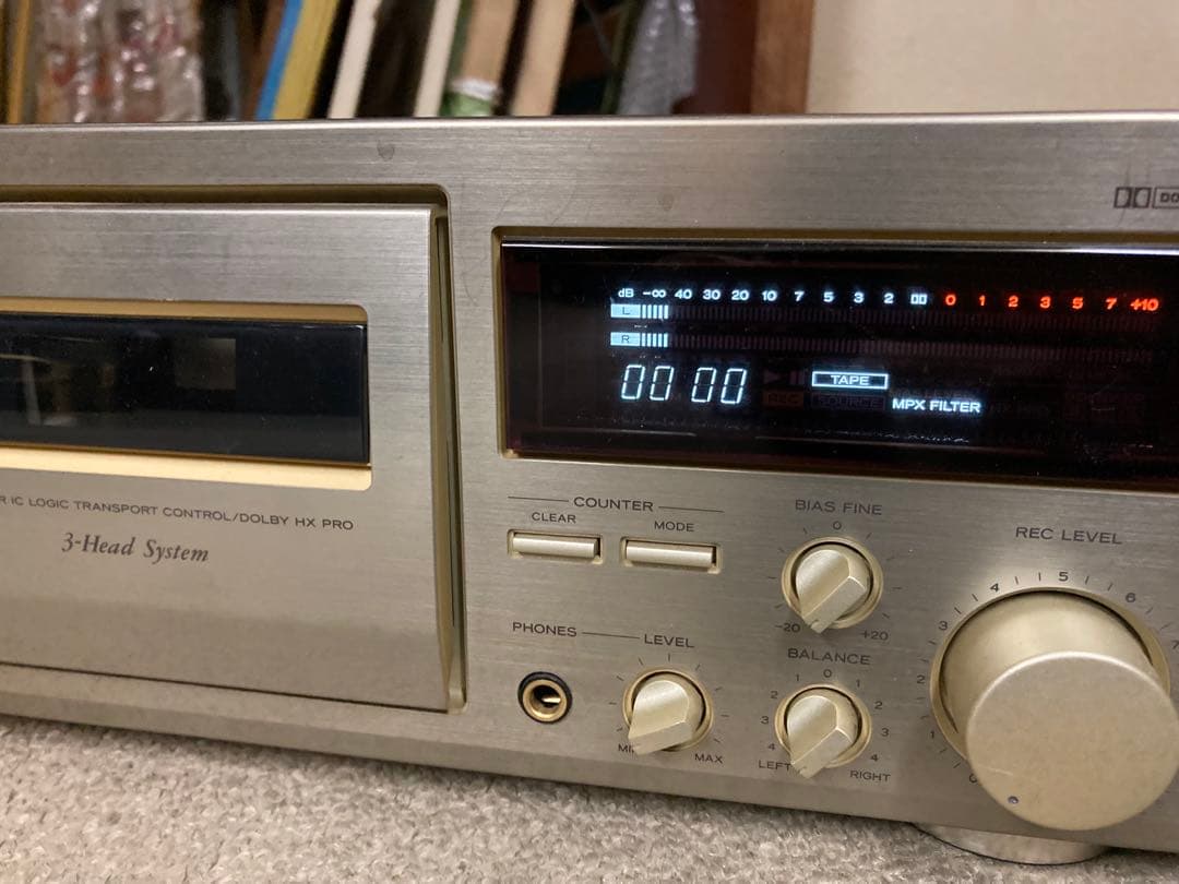 TEAC V-1050 3ヘッド　カセットデッキ