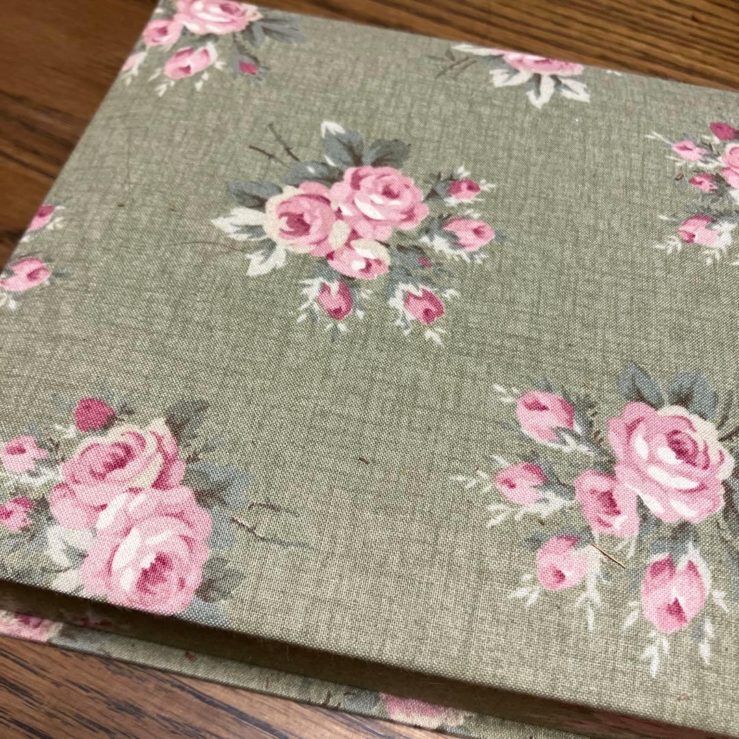 こうの早苗さんの糸セットとカルトナージュです