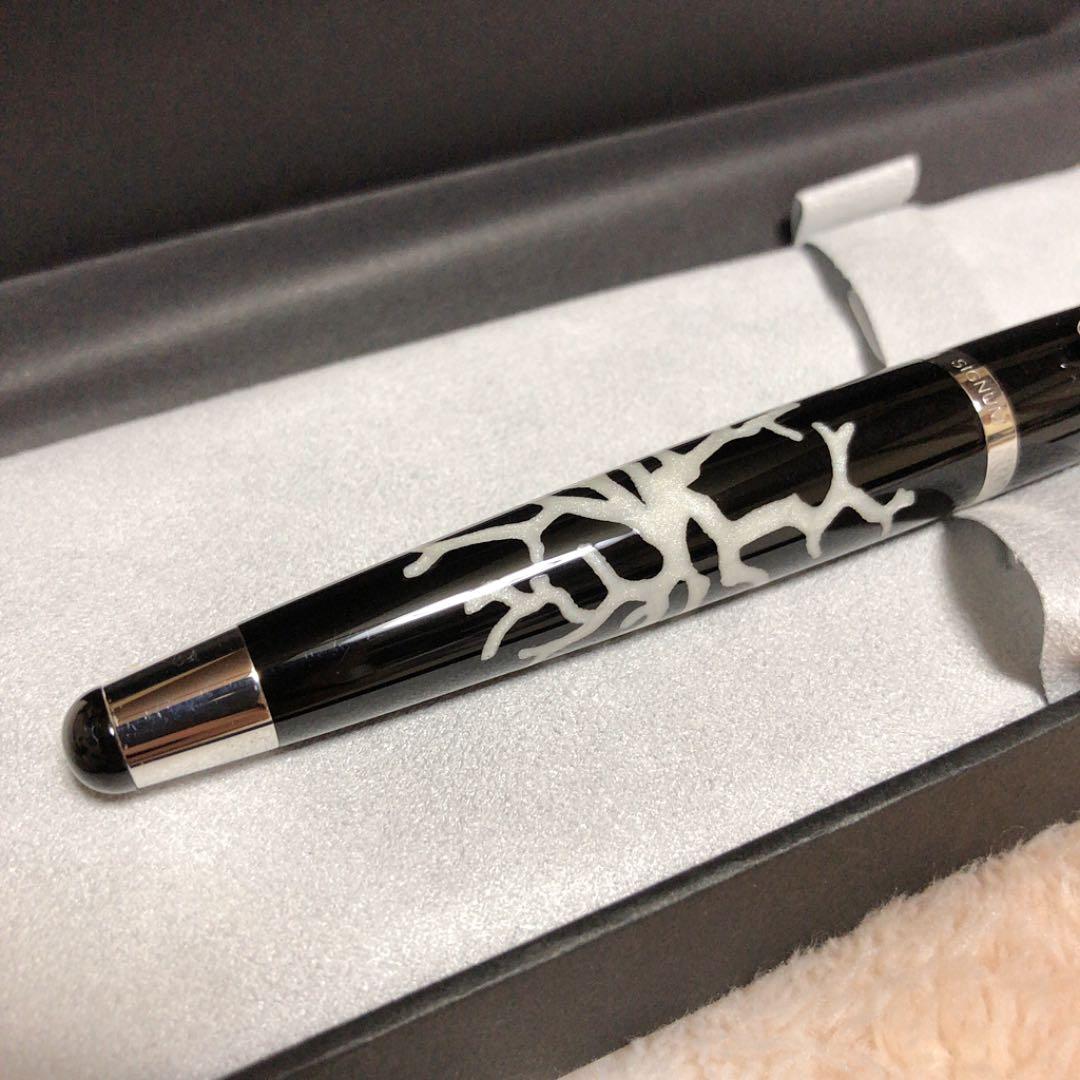 ☆未使用品 シグナム コラーロ 万年筆 ホワイト 18金 ニブF☆