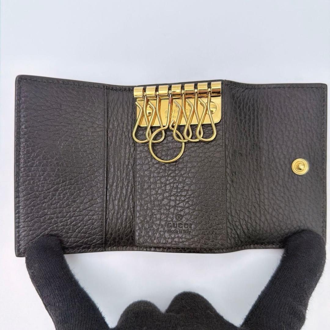 グッチ ダブルG バイカラー キーケース GGマーモント ブラック ベージュ