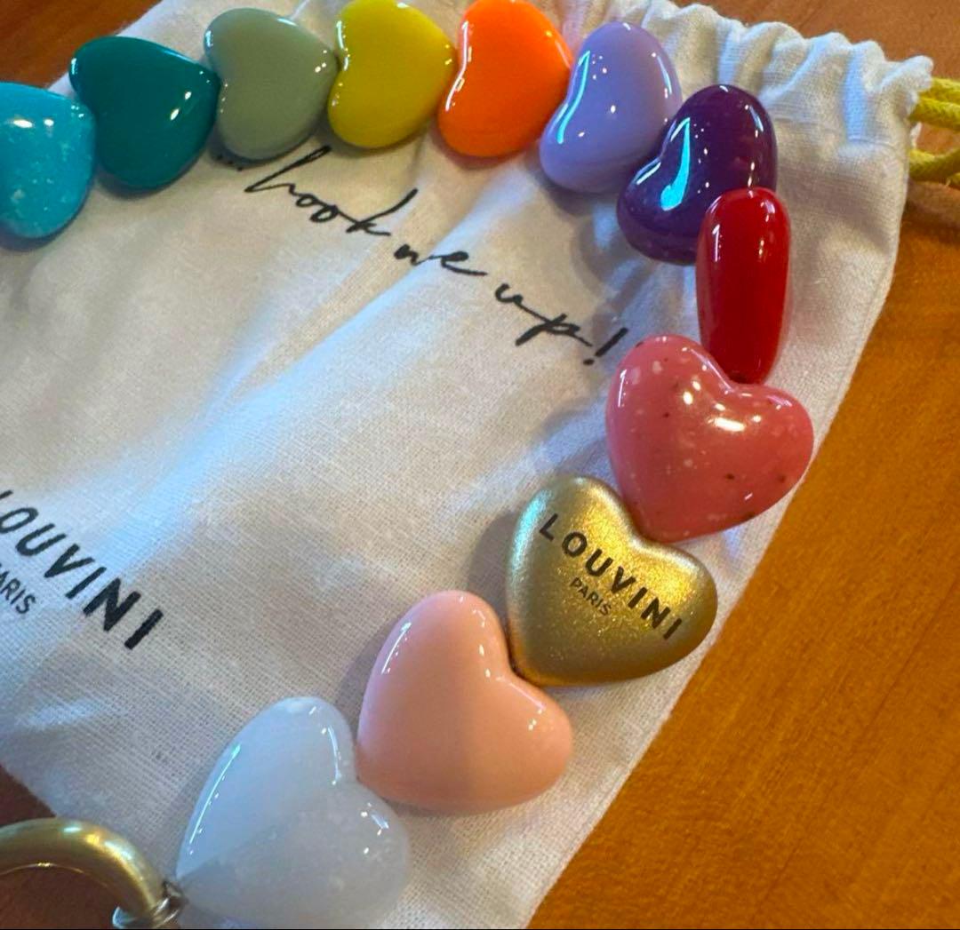 louviniルヴィニパリ♡ハンドストラップ新品　レインボー