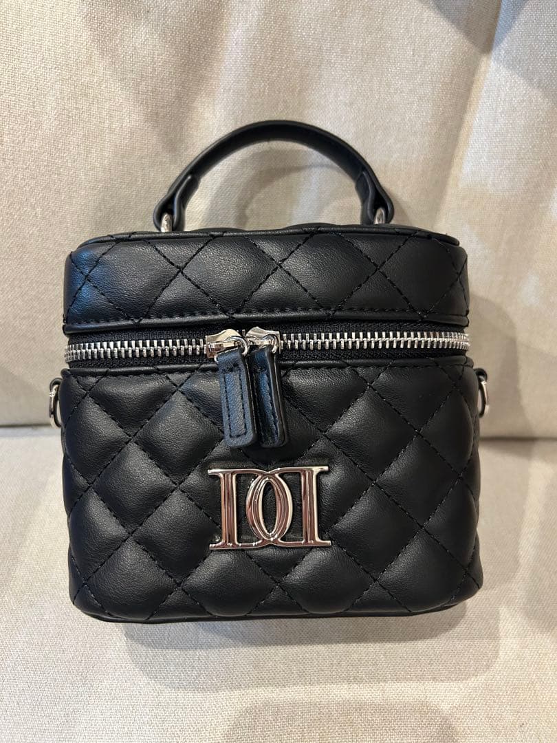 Darich キルティングスクエアミニバッグ　ブラック