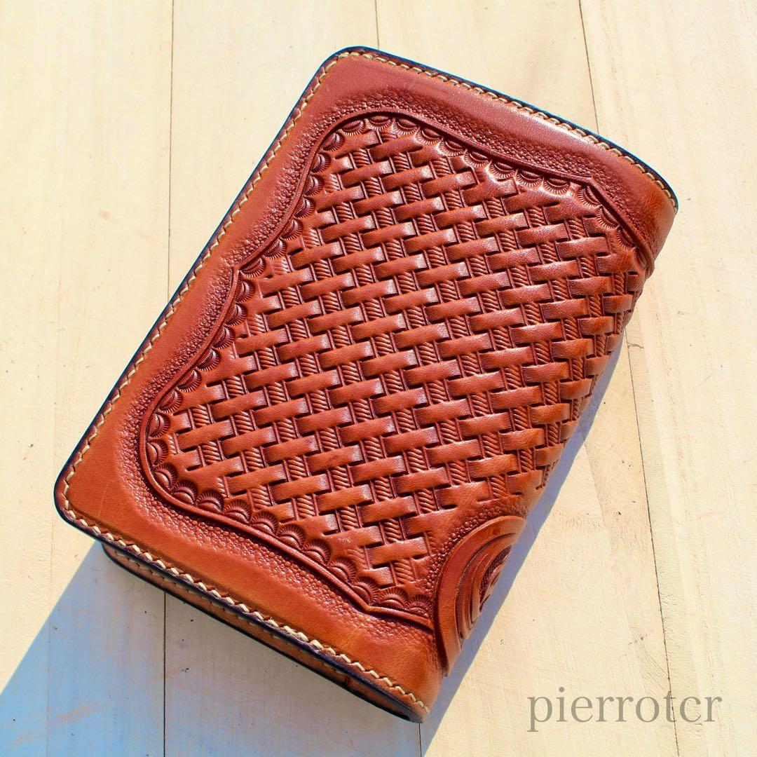 手彫り革財布　カービングミドルウォレット