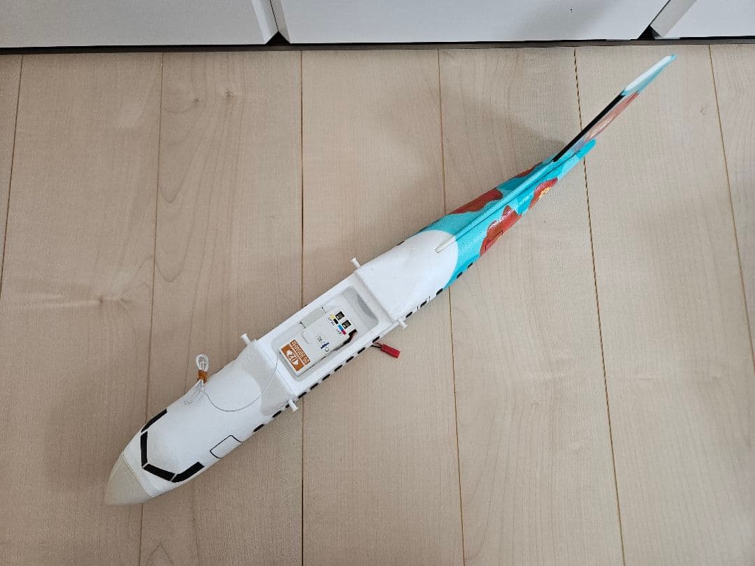 TAIYO RC ボンバルディア DASH8-300型 ラジコン飛行機