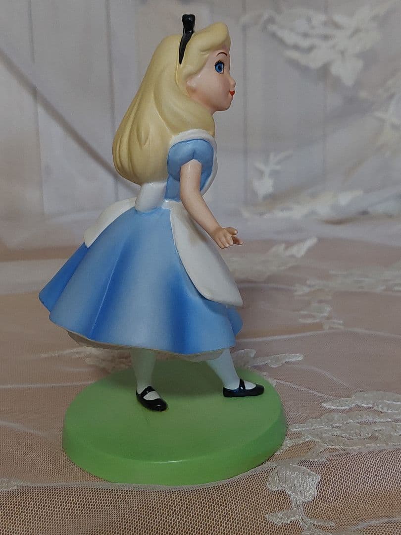 WDCC ★Curiouser and Curiouser