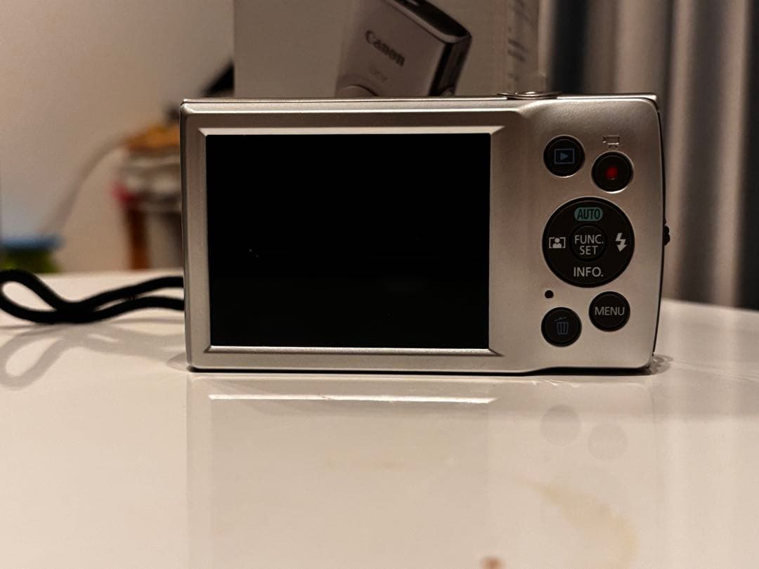 ジャンク　Canon IXY 180 コンデジ