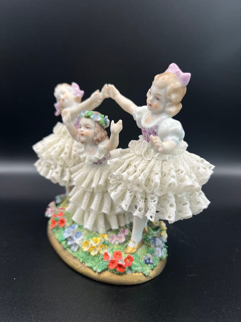 陶器製 三人の少女 フィギュア