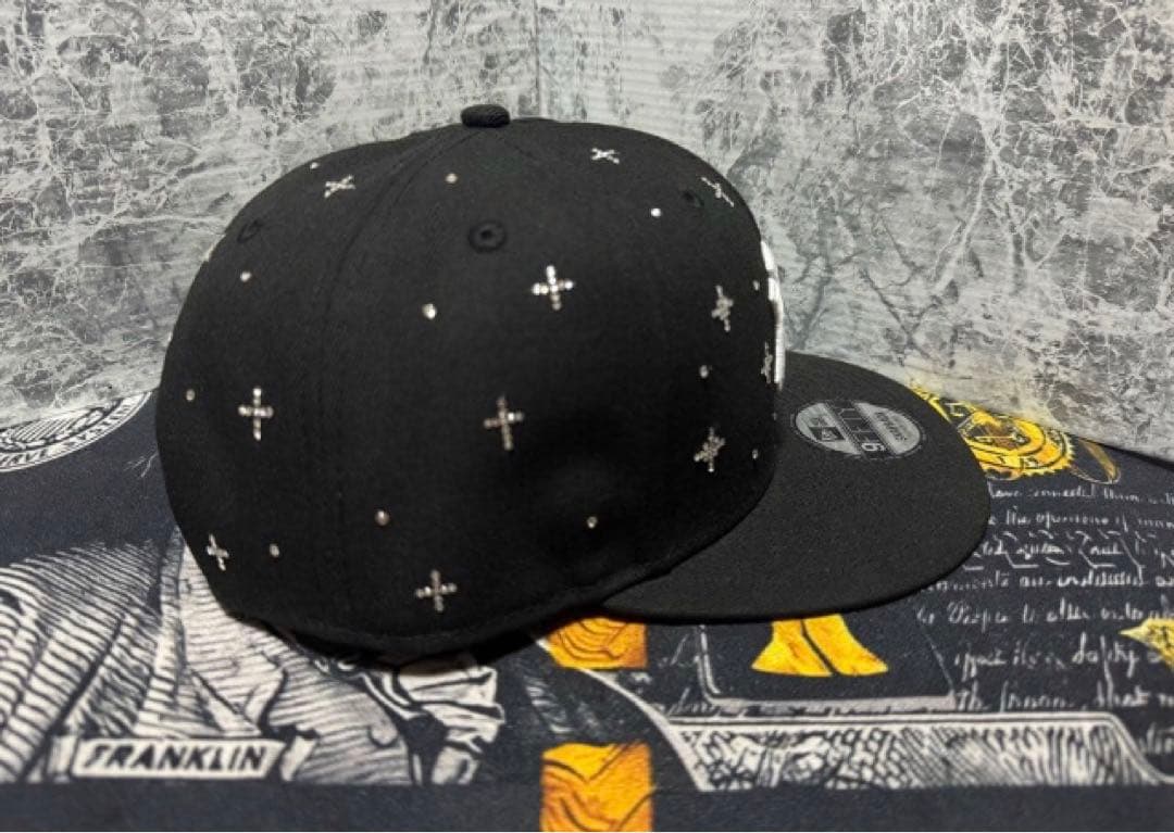 4枚目確認後の写真にスワロフスキーを貼り出荷させて頂きます❗️確認とご了承済み。