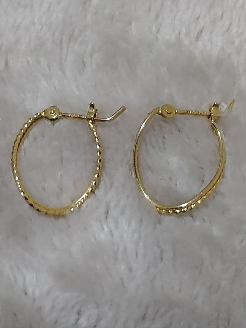 ♡月曜限定♡【agete】ゴールドツイストデザインフープピアス♡チャームオマケ付