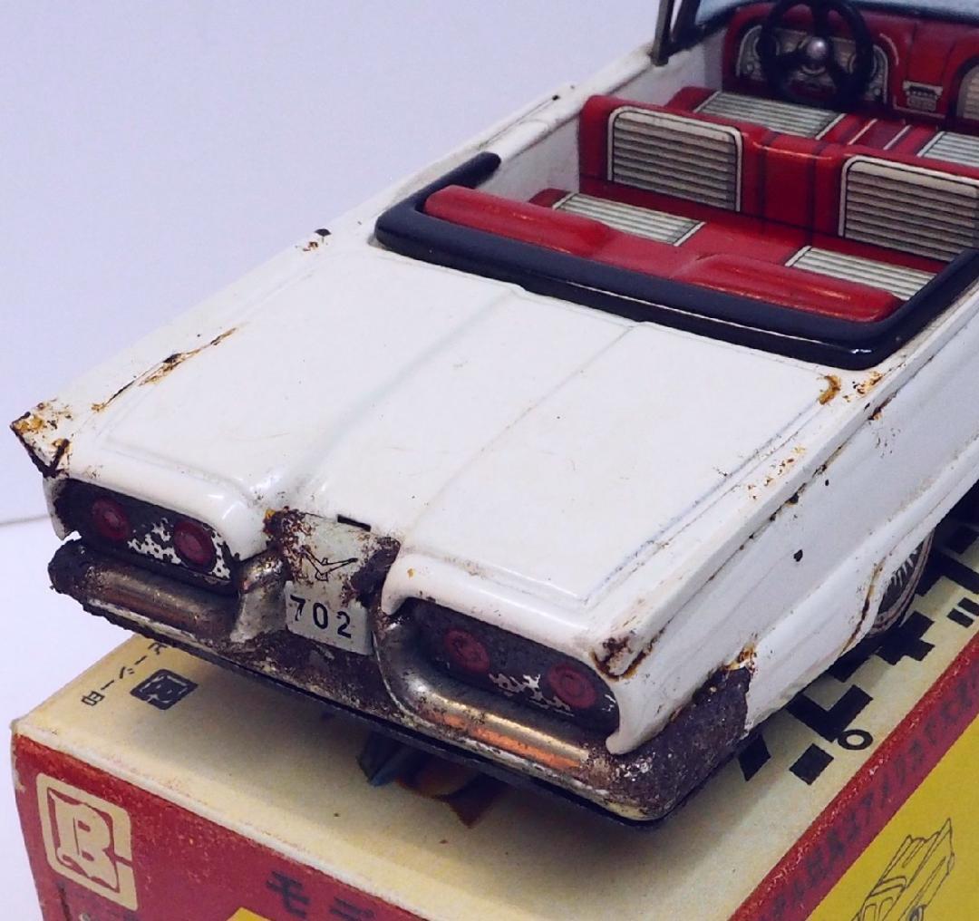 萬代屋【フォード サンダーバード オープン白】ブリキ tin car 箱はコピー