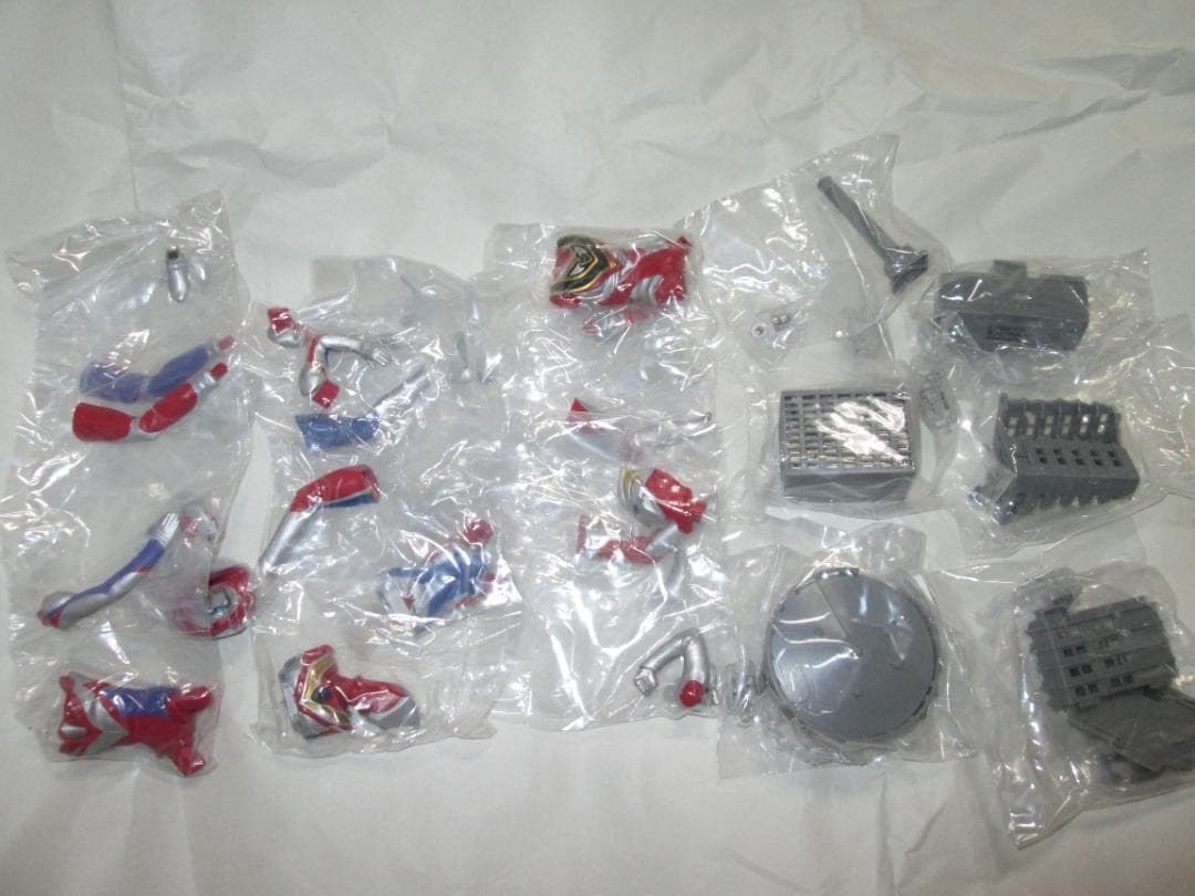 新品未開封　アルティメットルミナス　キングジョー ウルトラ6兄弟 ティガ　セット