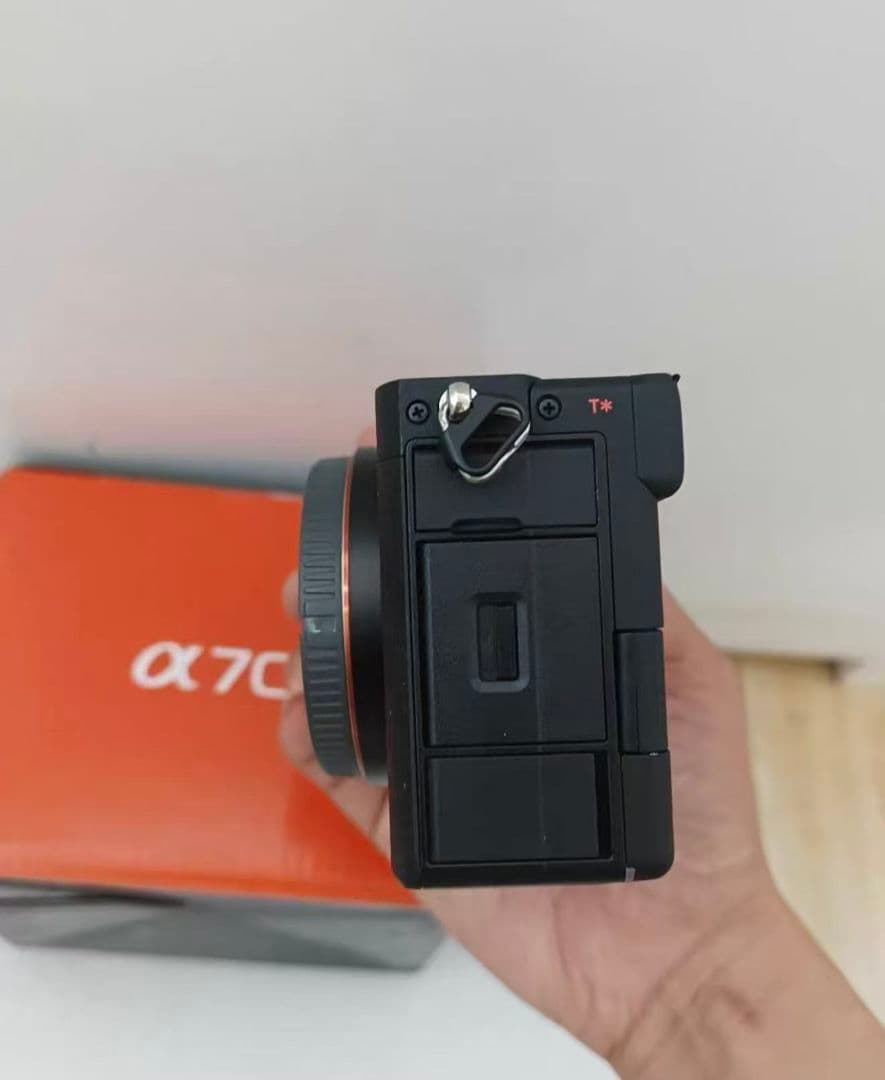 Sony ミラーレス一眼 a7cii α7c2