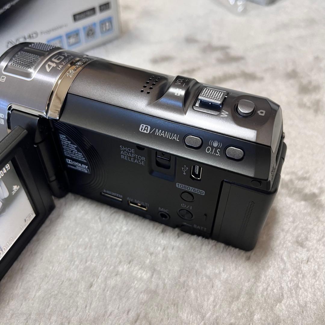 極美品　Panasonic パナソニック　HC-V700M ビデオカメラ