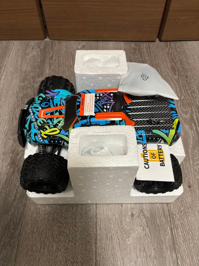 DEERC ブラシレス 001E 4WD ラジコンカー