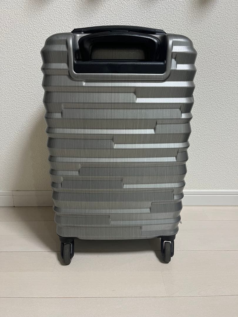 Samsonite シルバー キャリーケース 中型