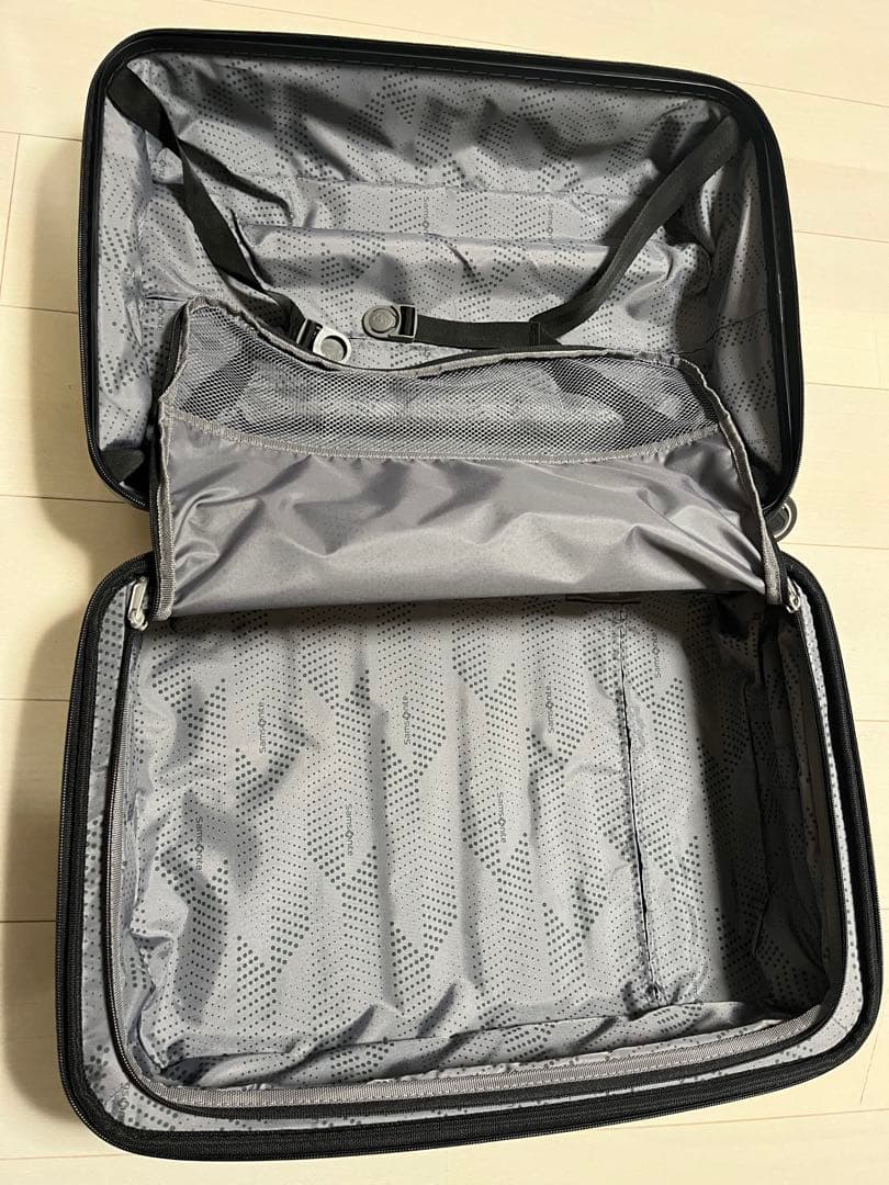 Samsonite シルバー キャリーケース 中型
