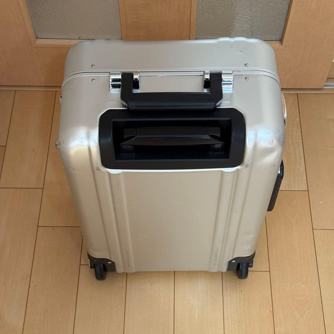 ゼロハリバートン　アルミ　キャリーケース　2輪　機内持ち込み　31L