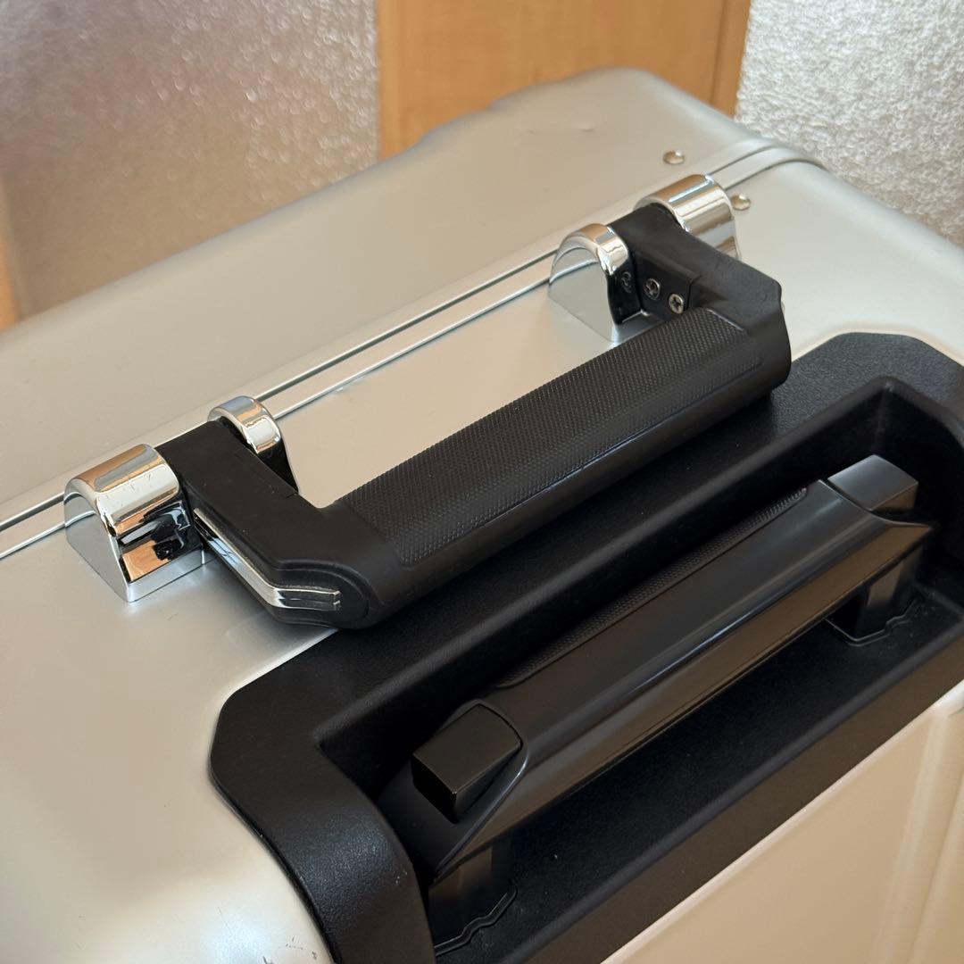 ゼロハリバートン　アルミ　キャリーケース　2輪　機内持ち込み　31L